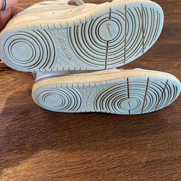 Girls Air Force 1s. Size 2 - Picture 4 of 5